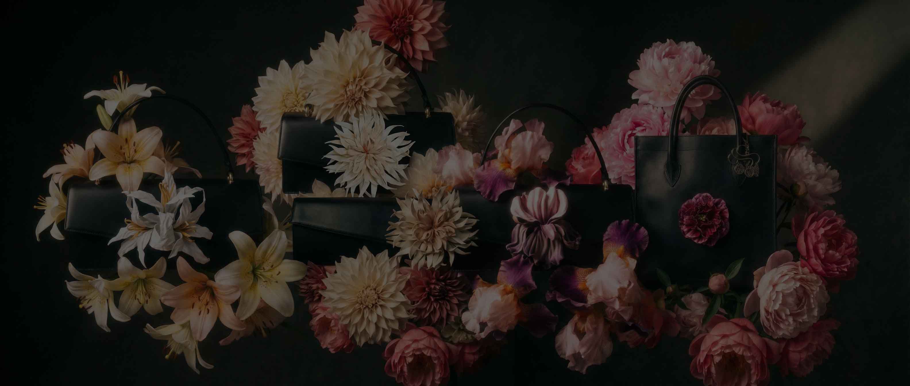 Elegante Handtaschen aus Leder mit Blumen