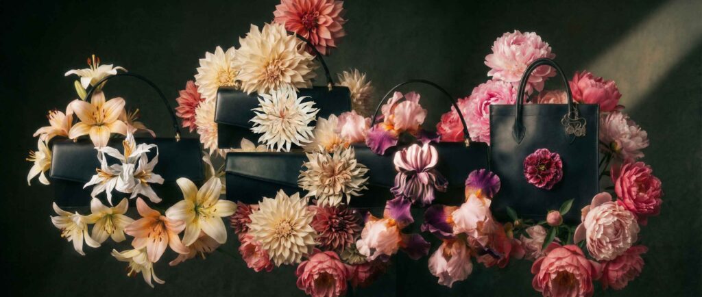 Nachhaltig produzierte Handtaschen mit Blumen, Sammelansicht